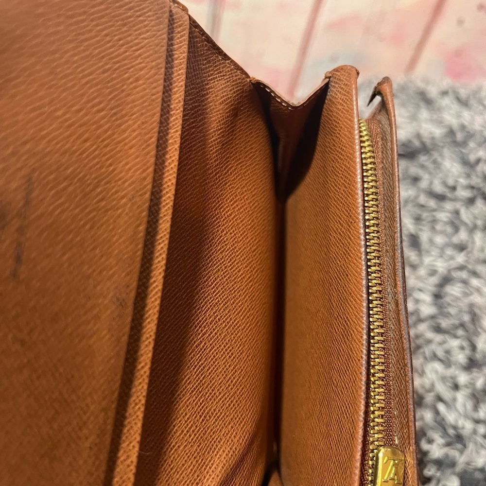 Vintage LV Snap Wallet - Picture 8 of 14